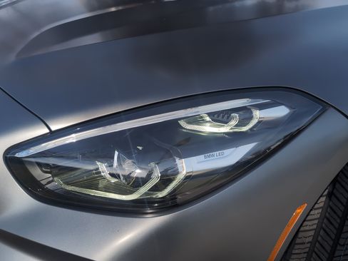 Used 2022 BMW Z4 M40i w/ Driving Assistance Package image 6