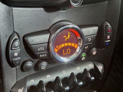 Used 2011 MINI Cooper Countryman FWD image 21