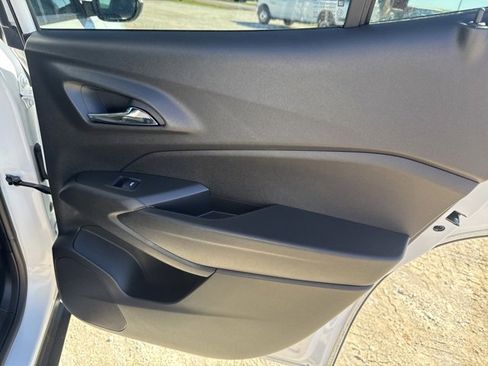 Used 2024 Chevrolet Trax LT image 20