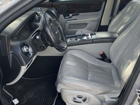 Used 2012 Jaguar XJ image 2