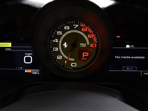Used 2022 Ferrari Portofino M RWD image 26