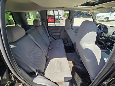 Used 2006 Jeep Liberty Sport AWD/4WD image 19