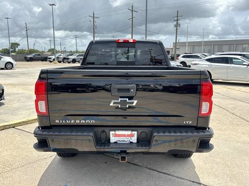 Used 2017 Chevrolet Silverado 1500 LTZ Z71 w/ LTZ Plus Package AWD/4WD image 6