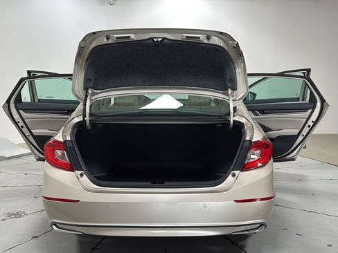 Used 2020 Honda Accord Touring image 16
