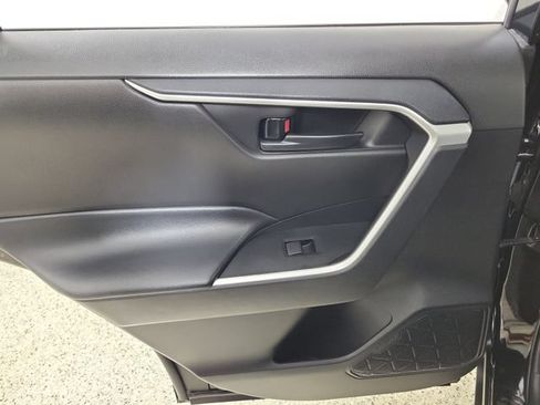 Used 2022 Toyota RAV4 LE AWD/4WD image 14