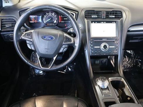 Used 2019 Ford Fusion Titanium AWD/4WD image 17