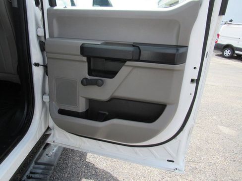 Used 2017 Ford F550 2WD Crew Cab Super Duty image 16