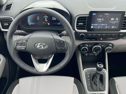 New 2025 Hyundai Venue SEL image 17
