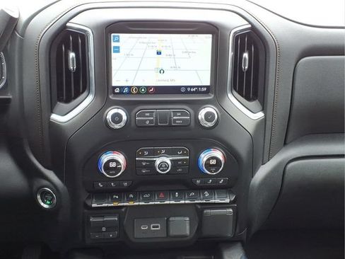 Used 2020 GMC Sierra 1500 AT4 w/ AT4 Premium Package AWD/4WD image 12