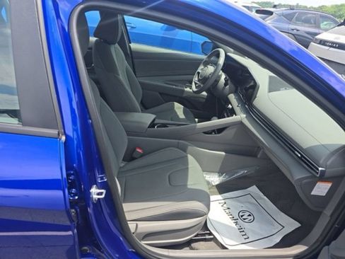 Used 2026 Hyundai Elantra SEL w/ Cargo Package FWD image 10