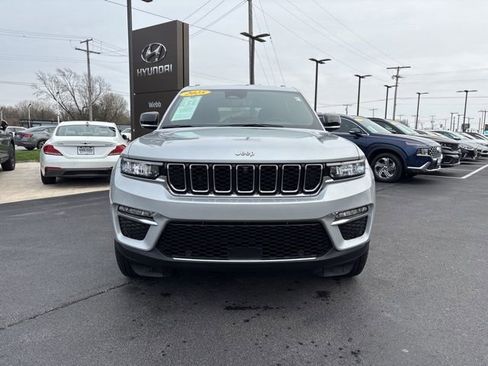 Used 2025 Jeep Grand Cherokee Limited w/ Luxury Tech Group II image 13