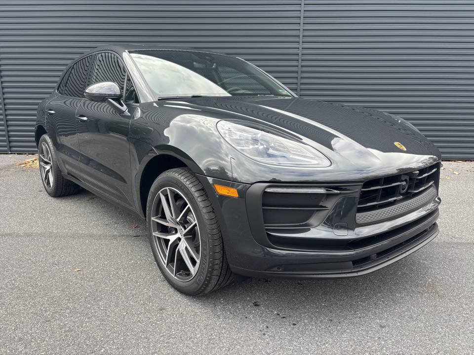 Certified 2026 Porsche Macan AWD/4WD image 7