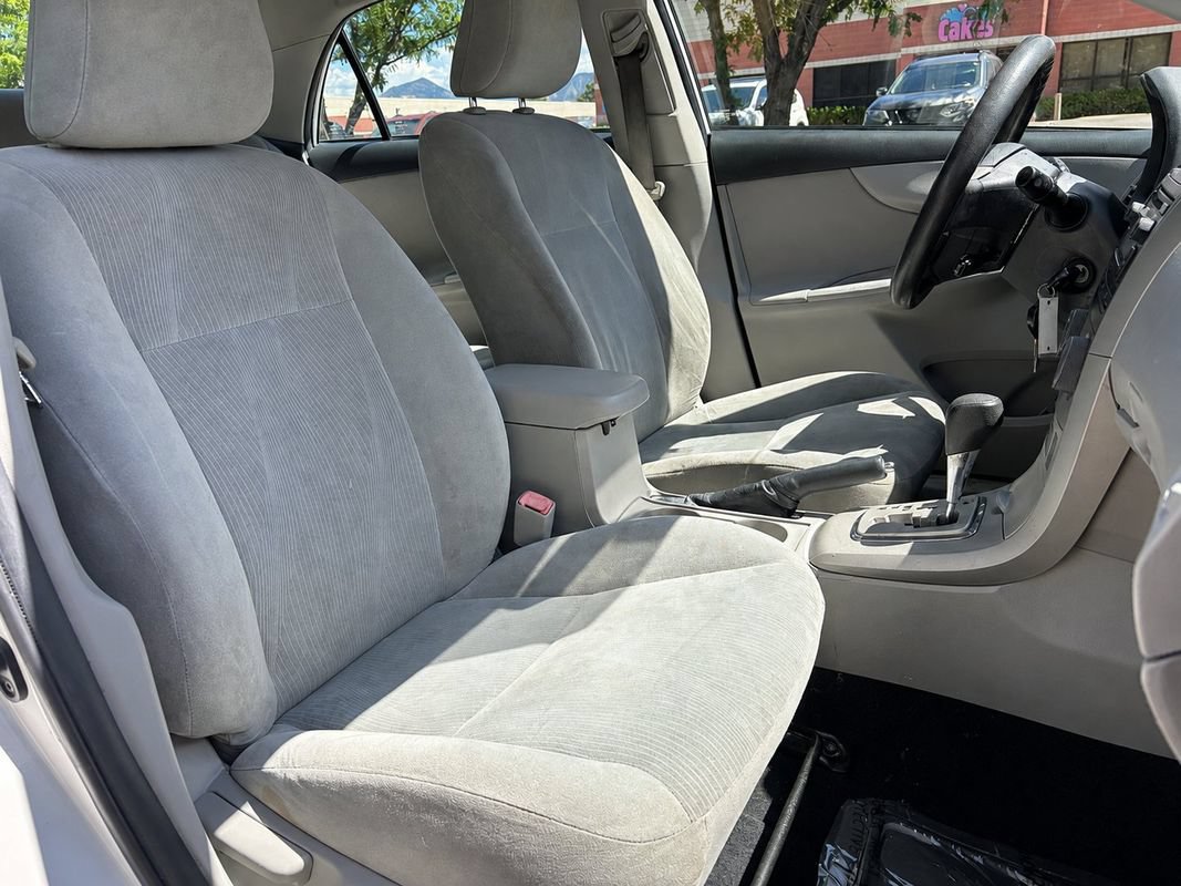 Used 2012 Toyota Corolla LE FWD image 12