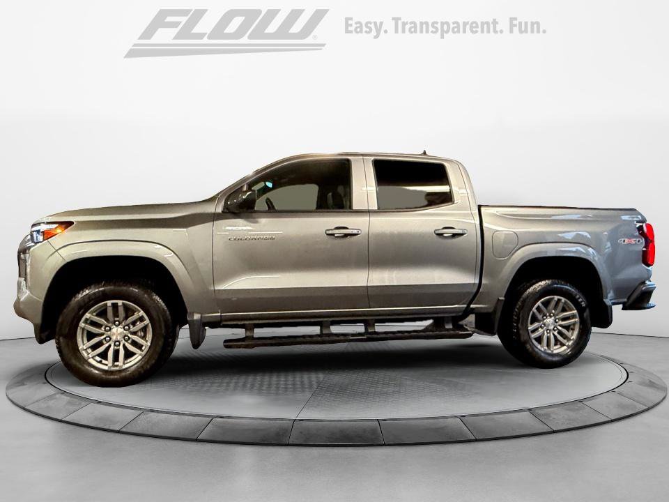 Used 2025 Chevrolet Colorado W/T w/ Advanced Trailering Package AWD/4WD image 5