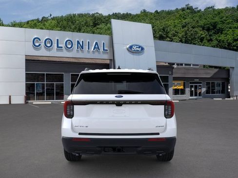 New 2026 Ford Explorer Active AWD/4WD image 5