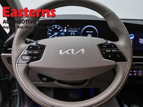 Used 2023 Kia Niro Wind w/ Wind Preserve Package FWD image 10