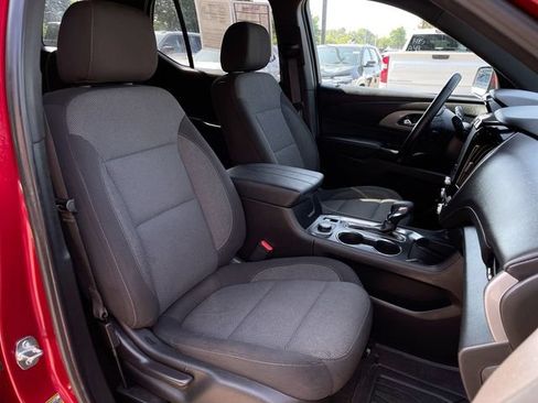 Used 2023 Chevrolet Traverse LT FWD image 27