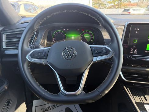 Used 2025 Volkswagen Atlas Cross Sport SEL image 32