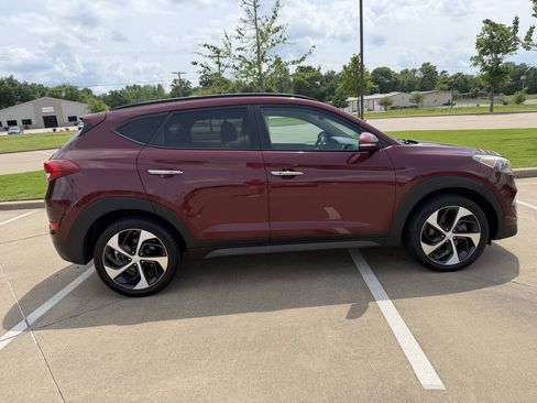 Used 2016 Hyundai Tucson Limited w/ Option Group 03 AWD/4WD image 4