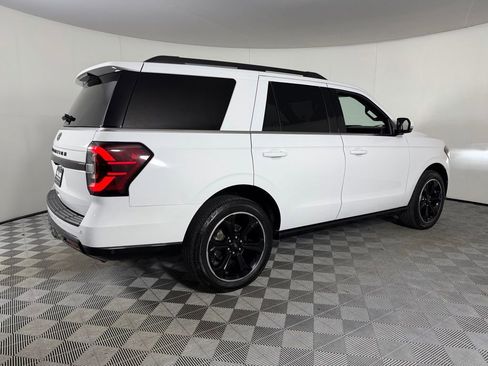 Used 2022 Ford Expedition Limited AWD/4WD image 6