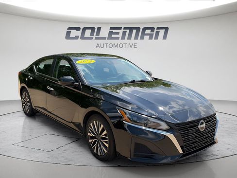 Used 2024 Nissan Altima 2.5 SV FWD image 7