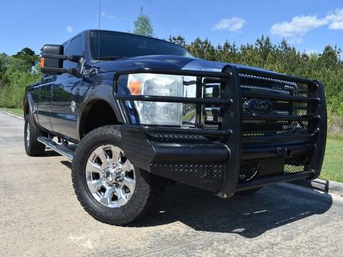 Used 2016 Ford F250 Lariat w/ Lariat Interior Package image 5