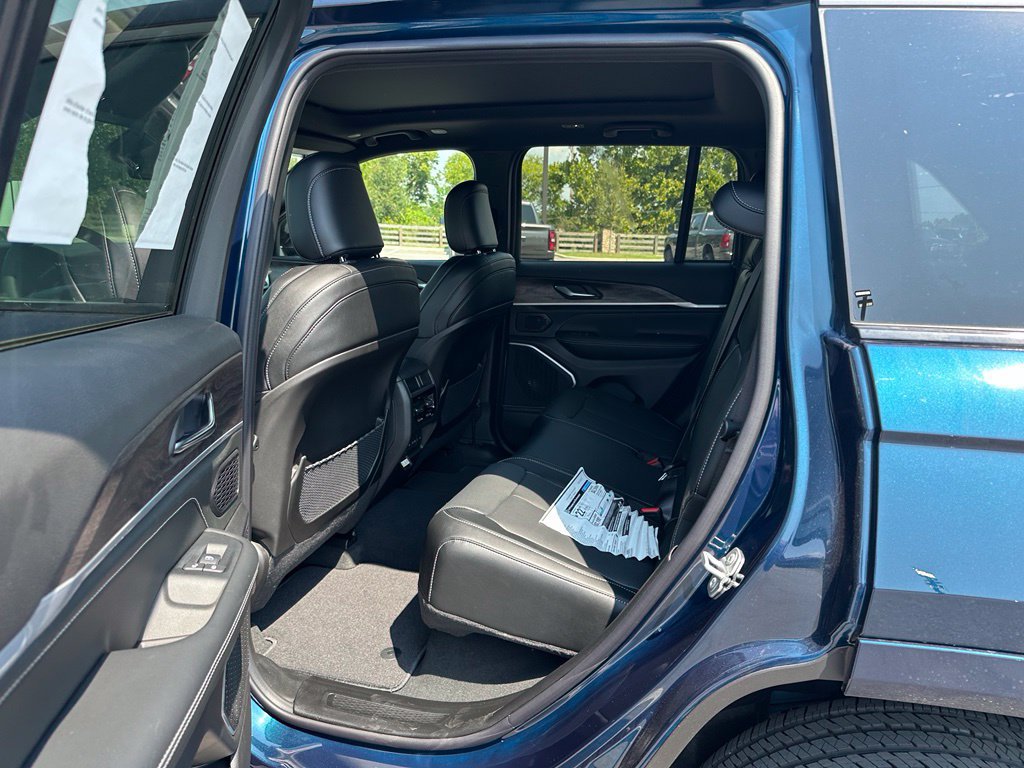 New 2027 Jeep Grand Cherokee Limited AWD/4WD image 15