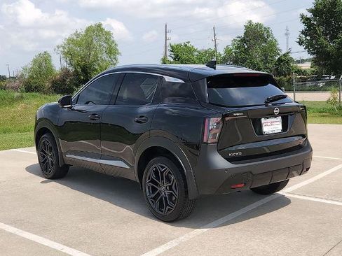 Certified 2025 Nissan Kicks SR FWD image 7