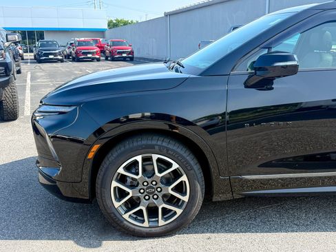 Used 2024 Chevrolet Blazer RS w/ Driver Confidence II Package AWD/4WD image 9