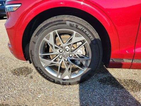 Used 2025 Genesis GV70 2.5T image 23