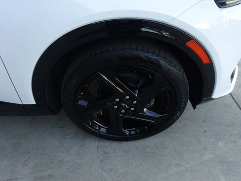 Certified 2024 Chevrolet Equinox EV RS FWD image 10