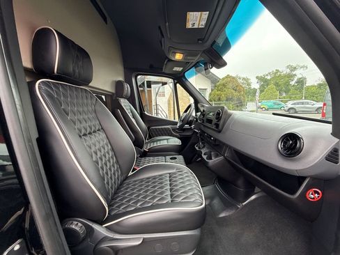Used 2021 Mercedes-Benz Sprinter 3500 image 15