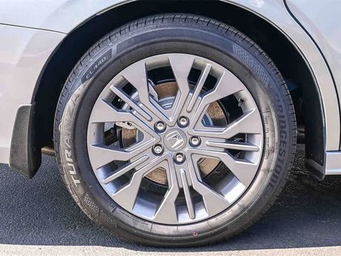 New 2026 Honda Odyssey Touring image 9