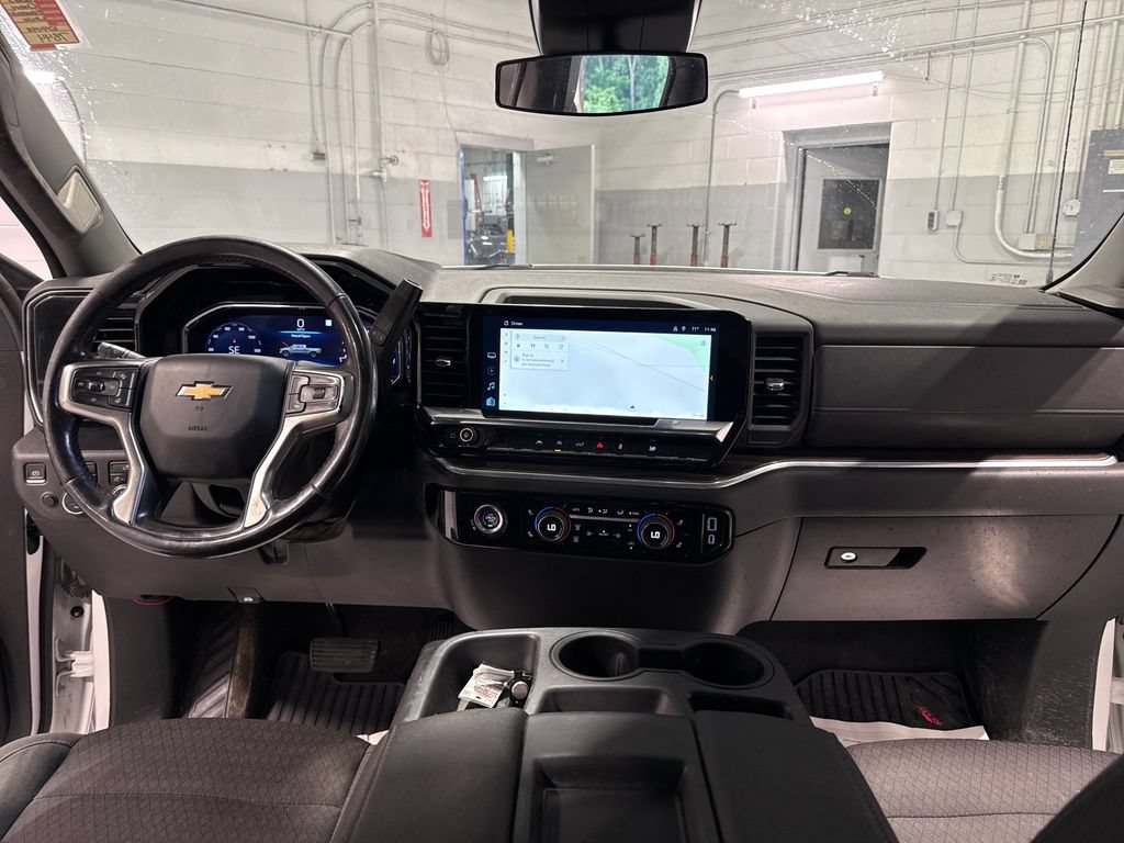 Used 2023 Chevrolet Silverado 1500 LT AWD/4WD image 39