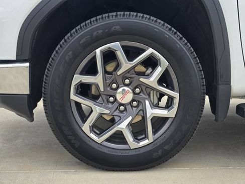 Used 2024 GMC Sierra 1500 SLT w/ SLT Premium Plus Package AWD/4WD image 11