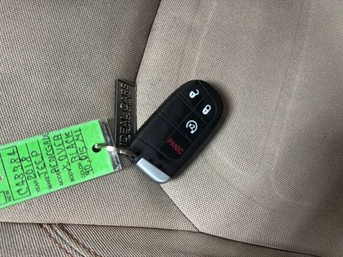 Used 2018 Jeep Renegade Latitude w/ Popular Equipment Group FWD image 25