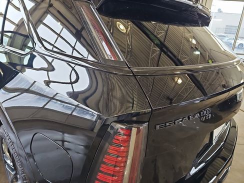 Used 2026 Cadillac Escalade IQ Sport 1 w/ LPO, ONYX Package image 38