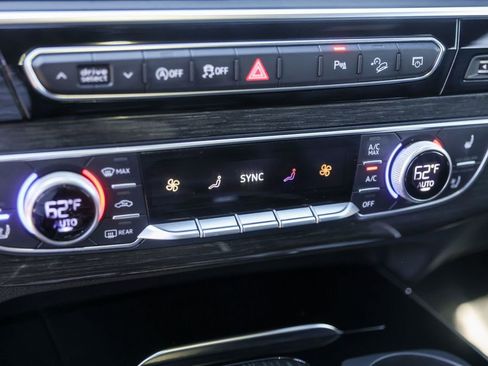 Used 2018 Audi Q7 3.0T Prestige w/ Prestige Package image 18