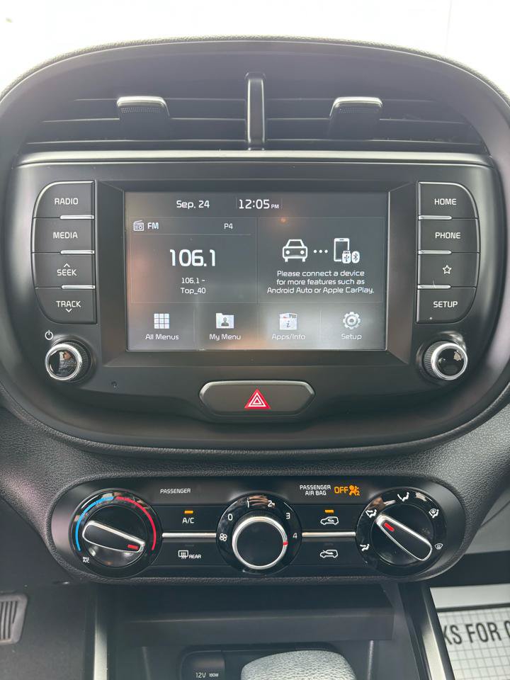Used 2020 Kia Soul LX FWD image 16