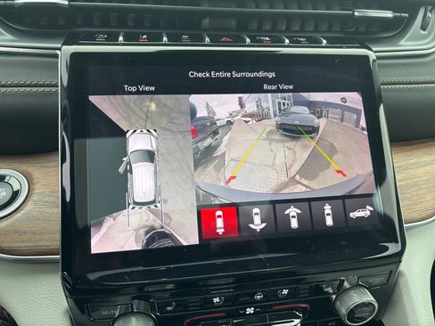 Used 2021 Jeep Grand Cherokee L Summit w/ Luxury Tech Group V image 16