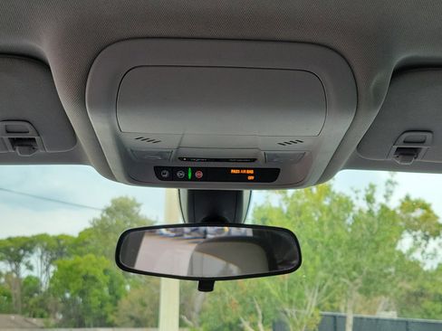 Used 2019 Chevrolet Equinox LS w/ LS Convenience Package image 20