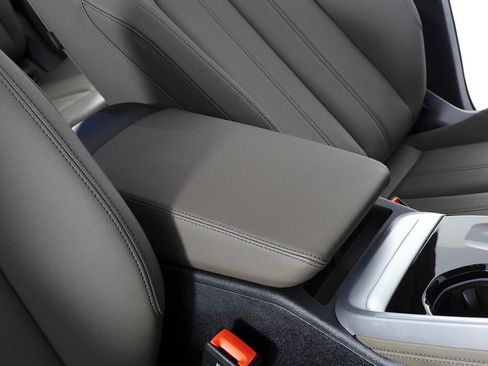 Used 2025 Audi Q5 Premium w/ Convenience Package image 16