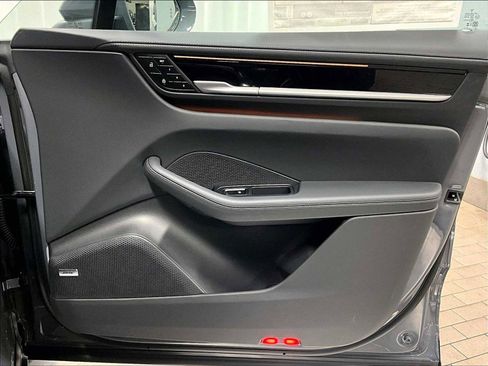 New 2025 Porsche Macan 4 Electric image 28