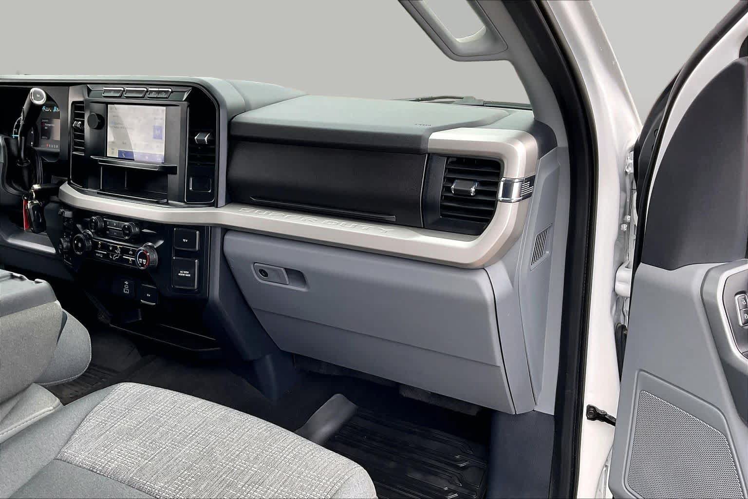 Used 2024 Ford F250 XLT w/ FX4 Off-Road Package AWD/4WD image 17