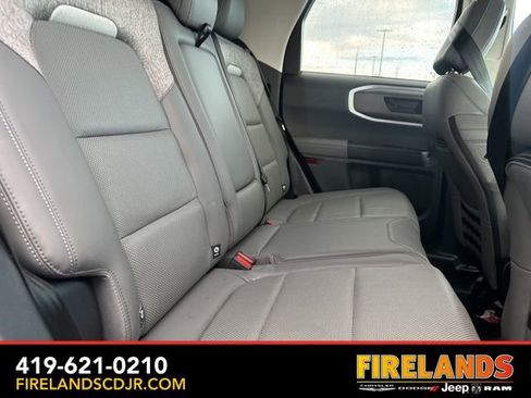Used 2025 Ford Bronco Sport Badlands image 12