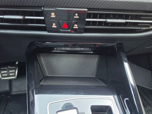 Used 2024 Volkswagen Golf R AWD/4WD image 44