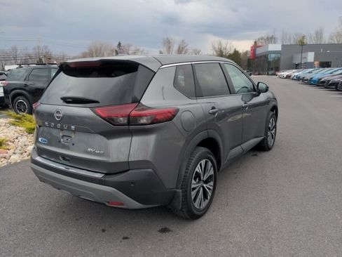 Used 2022 Nissan Rogue SV image 5