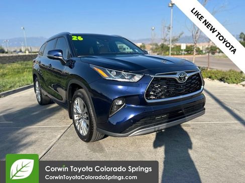 Used 2026 Toyota Highlander Platinum AWD/4WD image 1
