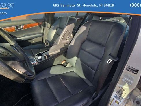 Used 2009 Mercedes-Benz C 300 Sedan image 16