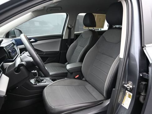 Used 2022 Volkswagen Taos SE FWD image 13